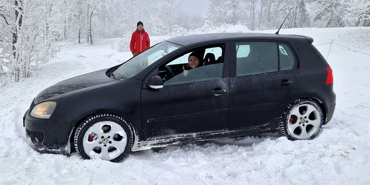 Závěje si na vás nepřijdou: škola jízdy ve sněhu vč. vyprošťovacích technik: