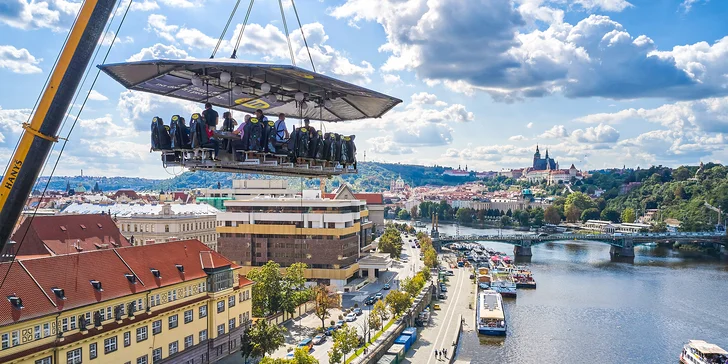 Premium Lunch in the Sky: 3chodové menu od kuchaře z Grandhotelu Pupp podávané v oblacích