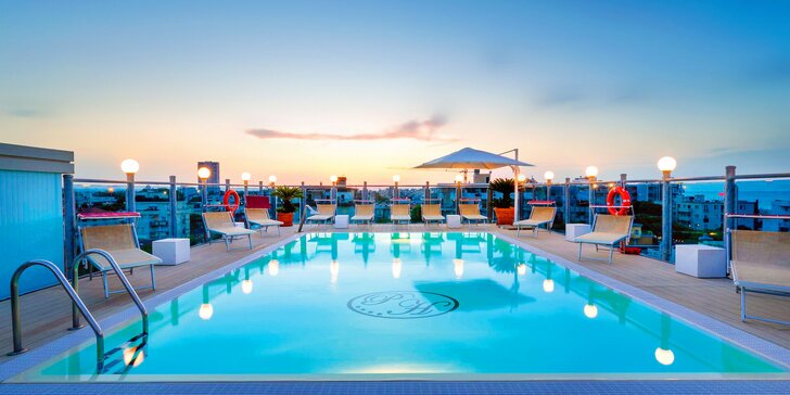 4* dovolená v Rimini: hotel u pláže, s bazénem, snídaní a půjčením kol