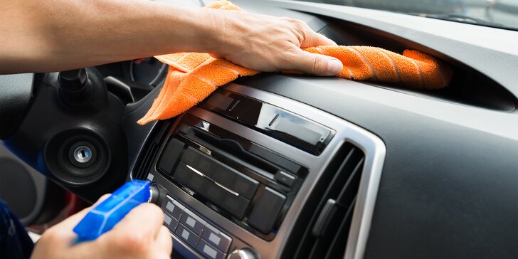 Kompletní péče o váš vůz od vysátí koberečků přes čištění plastů až po mytí karoserie