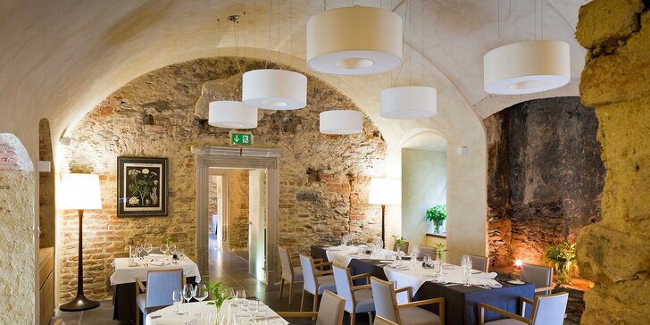 Luxusní zámek s neomezeným vstupem do Spa by L'Occitane a snídaní či polopenzí