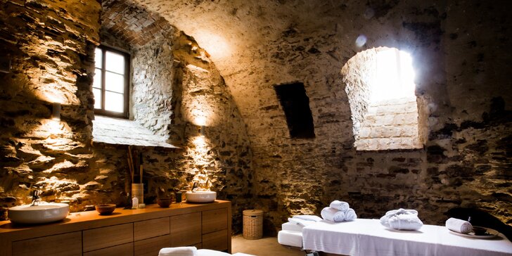 Luxusní zámek s neomezeným vstupem do Spa by L'Occitane a snídaní či polopenzí