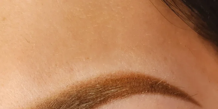 Permanentní make-up obočí pudrovou metodou Shading Brow a PMU rtů technikou aquarelle