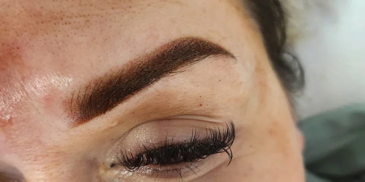 Permanentní make-up obočí pudrovou metodou Shading Brow a PMU rtů technikou aquarelle