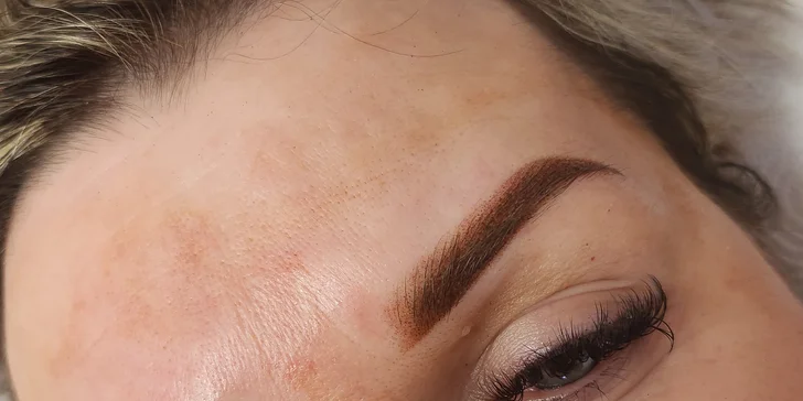 Permanentní make-up obočí pudrovou metodou Shading Brow a PMU rtů technikou aquarelle