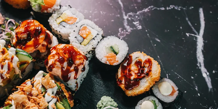 Sushi set 36 kousků s sebou: na výběr veganská, vegetariánská i lososová verze