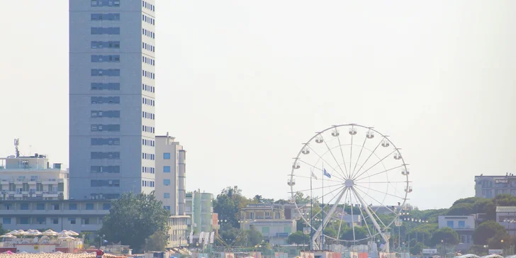 Dovolená s plnou penzí u italského Rimini: hotel 100 m od moře, až 2 děti zdarma, bazén