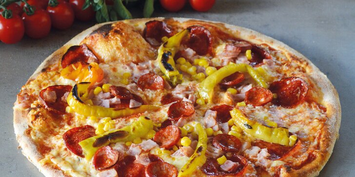 Pizza pro 1 nebo 2 osoby: průměr 32 cm, výběr z 22 druhů, i k odnosu s sebou