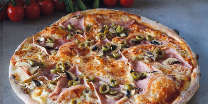 Pizza pro 1 nebo 2 osoby: průměr 32 cm, výběr z 22 druhů, i k odnosu s sebou