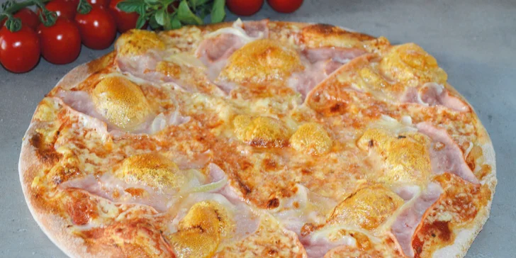 Pizza pro 1 nebo 2 osoby: průměr 32 cm, výběr z 22 druhů, i k odnosu s sebou