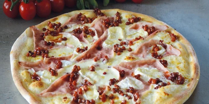 Pizza pro 1 nebo 2 osoby: průměr 32 cm, výběr z 22 druhů, i k odnosu s sebou