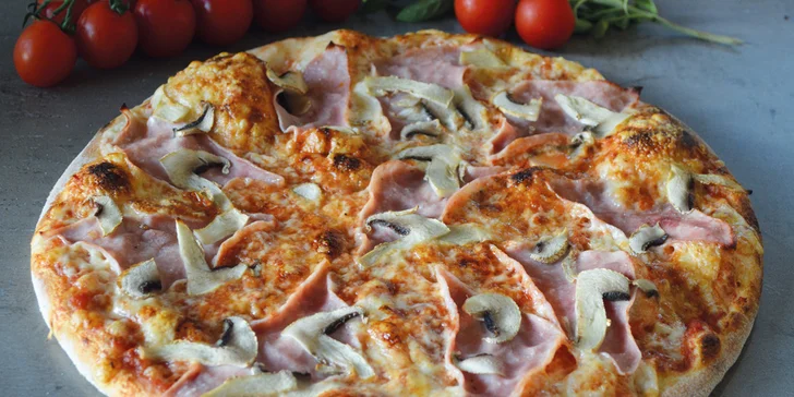 Pizza pro 1 nebo 2 osoby: průměr 32 cm, výběr z 22 druhů, i k odnosu s sebou