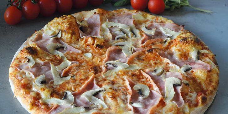 Pizza pro 1 nebo 2 osoby: průměr 32 cm, výběr z 22 druhů, i k odnosu s sebou