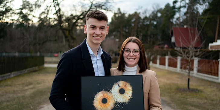 Originální fotografie oční duhovky: jedno i dvě oči či jejich splynutí v jeden obraz