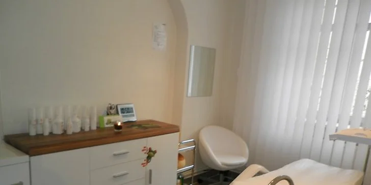 Barvení řas a obočí, úprava obočí