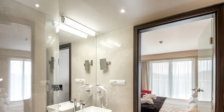 Odpočinek ve 4* hotelu Bukovina s neomezeným vstupem do komplexu s 12 bazény