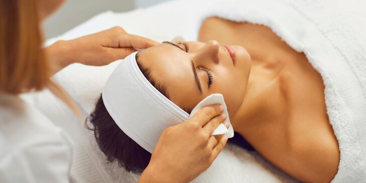 Kosmetické ošetření: čištění pleti ultrazvukovou špachtlí i masáž obličeje