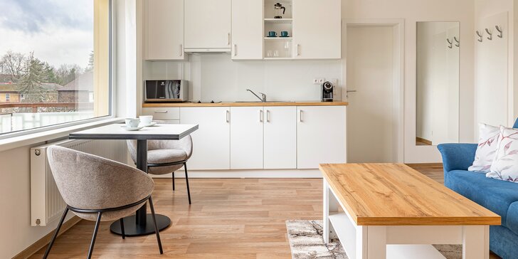 Pobyt v Mariánských Lázních: moderní apartmány s kuchyňkou i balkonem, možnost snídaní a wellness