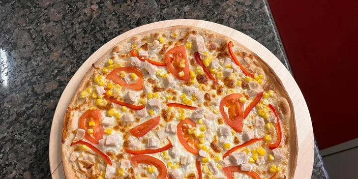 Nonstop pizza s rozvozem po Praze: 32 nebo 45 cm, 8 druhů, možnost nápoje, krabice v ceně