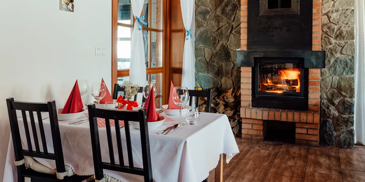 Útulné apartmánové srubové domky na Kysucích s polopenzí a privátním wellness