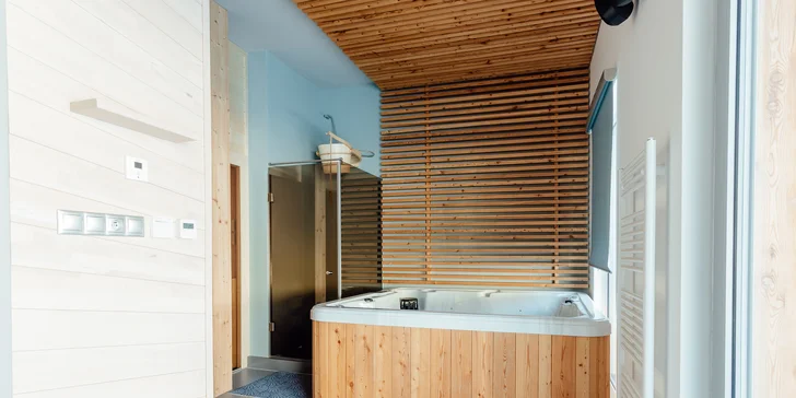 Útulné apartmánové srubové domky na Kysucích s polopenzí a privátním wellness