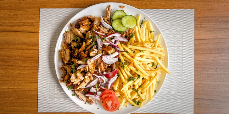 Řecká taverna v Ostravě: gyros s hranolky nebo masový talíř až pro 4 osoby