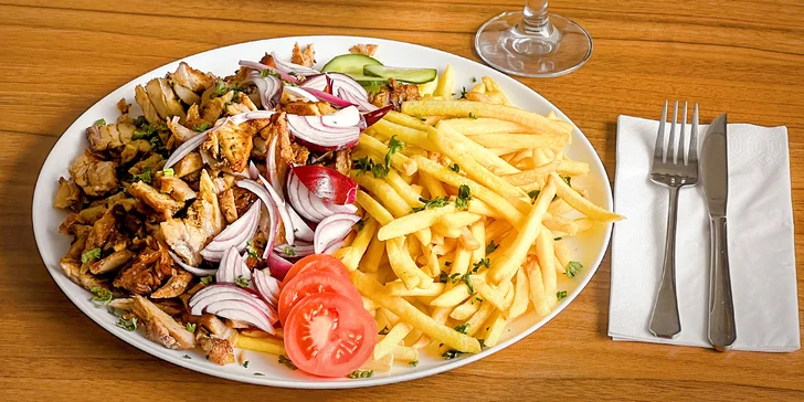 Řecká taverna v Ostravě: gyros s hranolky nebo masový talíř až pro 4 osoby