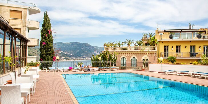 Letní dovolená na Sicílii: hotel jen 4 minuty chůzí od moře, jedno dítě do 4,9 let zdarma