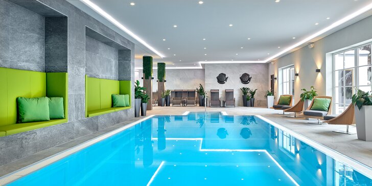 Pobyt ve 4* hotelu v rakouském Kaprunu: polopenze, neomezeně wellness, venkovní i vnitřní bazén, slevy na atrakce