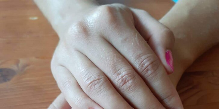 Krásné a zdravé nehty: Manikúra vč. IBX systému i lakování gel lakem