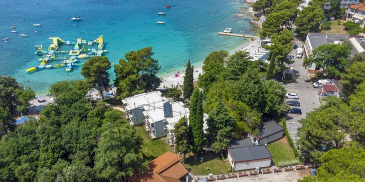 Plážový resort v chorvatské Pule: moderní mobilní domek s terasou až pro 6 osob