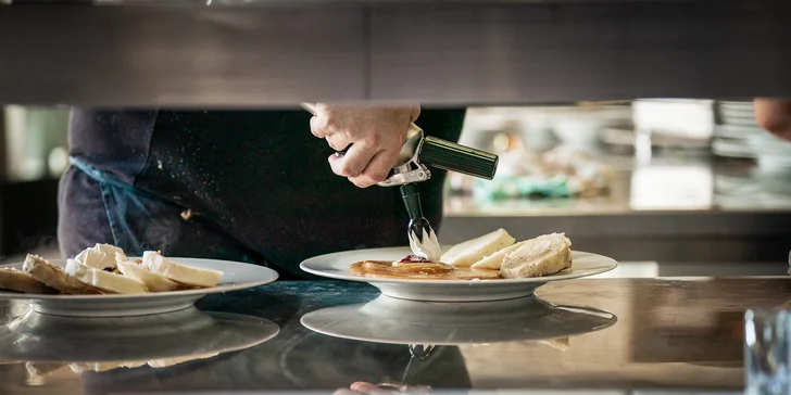 Tříchodové menu se pstruhem na másle s farmářskými hranolky