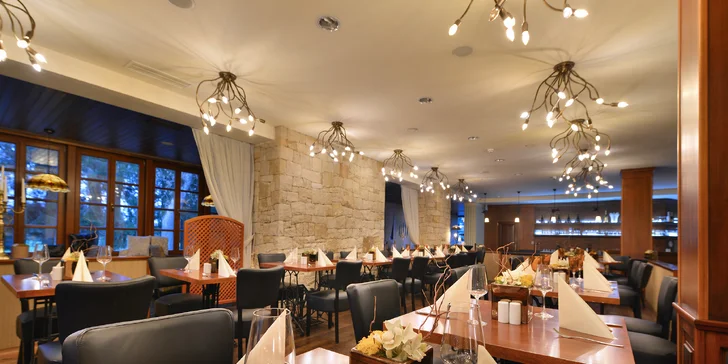 4* hotel v klidné části Mariánských Lázní: polopenze či kredit do restaurace a vstup do wellness