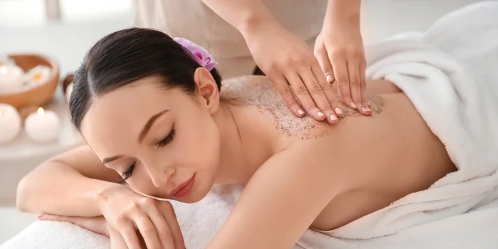 Hodina voňavého relaxu: masáž a peeling s kávou, levandulí, kokosem i citrusy