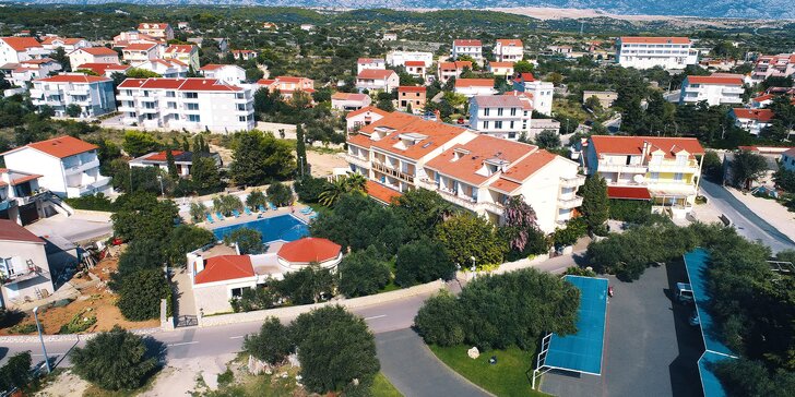 Dovolená v apartmánu na chorvatském ostrově Pag: moře, sluníčko i párty po jeho západu