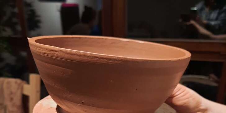 Kurzy keramiky: vlastnoruční výroba misky, hrnku nebo glazování a zdobení