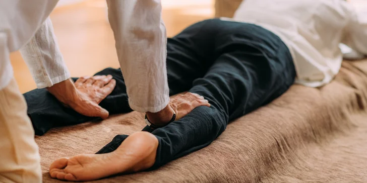 Reflexní masáž hlavy a šíje nebo antistresová masáž s technikami Shiatsu