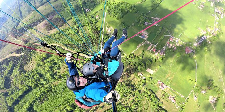Vyleťte až do oblak: paraglidingový tandemový let na míru s videozáznamem letu