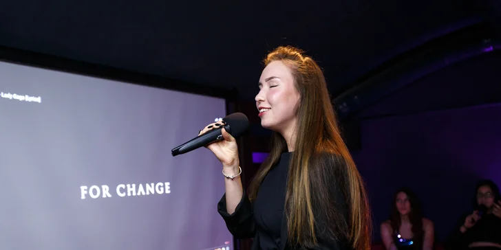 Karaoke na Vinohradech: pronájem salonku pro 4–23 osob na 1 hodinu