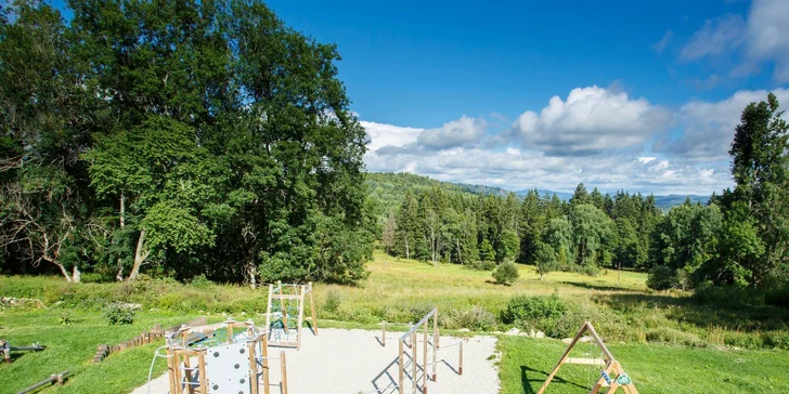 Jaro na Šumavě: wellness hotel s polopenzí, gurmánské menu i dětské hřiště