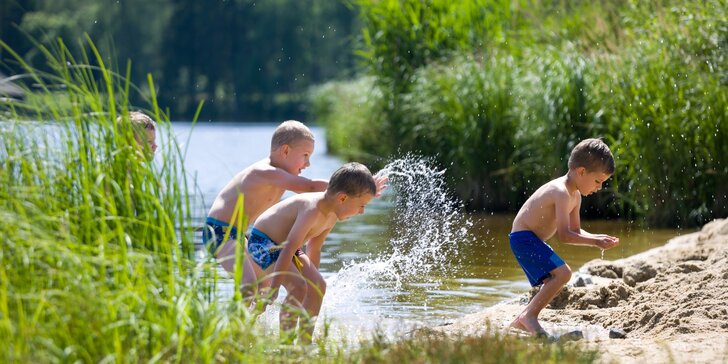 Dovolená v srdci Šumavy pro páry i rodiny: resort se super zázemím a sportovním vyžitím