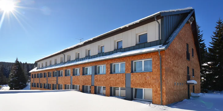 Aktivní pobyt na Šumavě: zrekonstruovaný hotel s polopenzí, wellness, sport i výlety