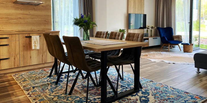 Dovolená v moderně zařízené chatě na úpatí Vysokých Tater i lahev vína