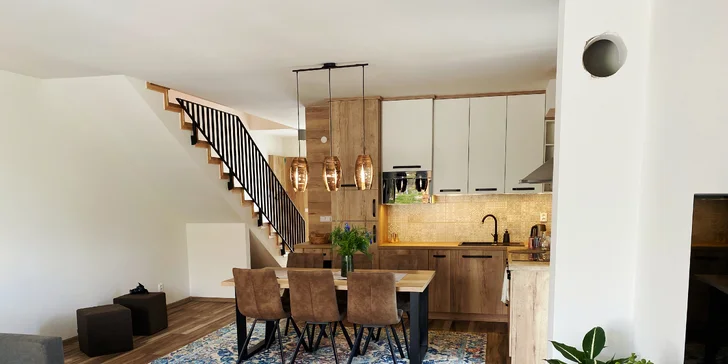 Dovolená v moderně zařízené chatě na úpatí Vysokých Tater i lahev vína