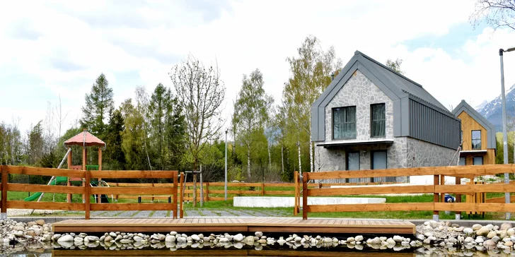 Dovolená v moderně zařízené chatě na úpatí Vysokých Tater i lahev vína