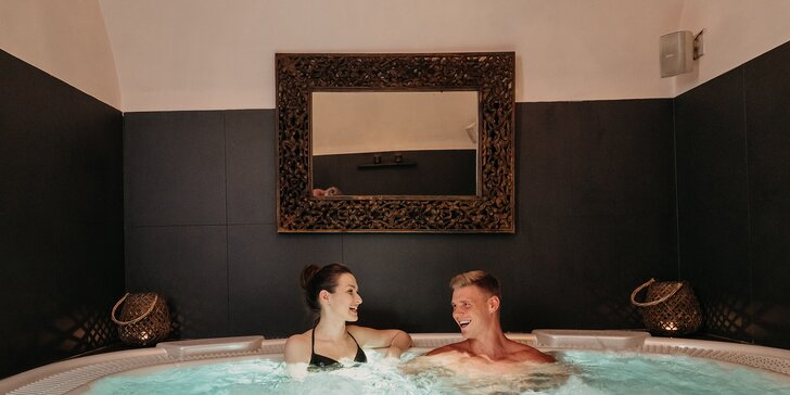 Dokonalé uvolnění v soukromí: privátní sauna či vířivka i 4chodové menu pro dva