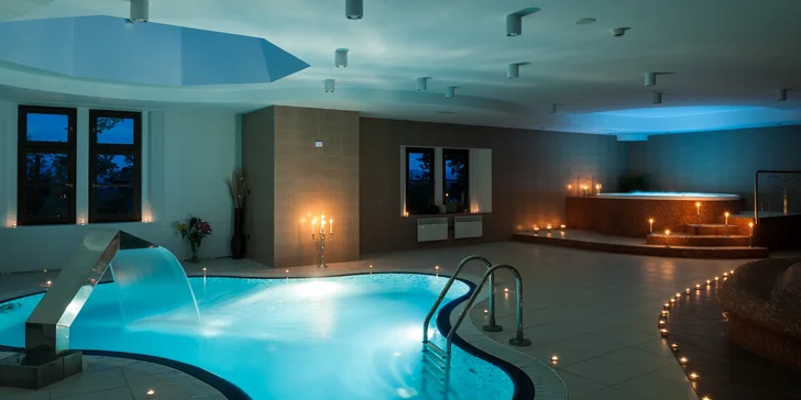 Romantika v Hluboké nad Vltavou: 4* zámecký hotel, luxusní wellness i večeře