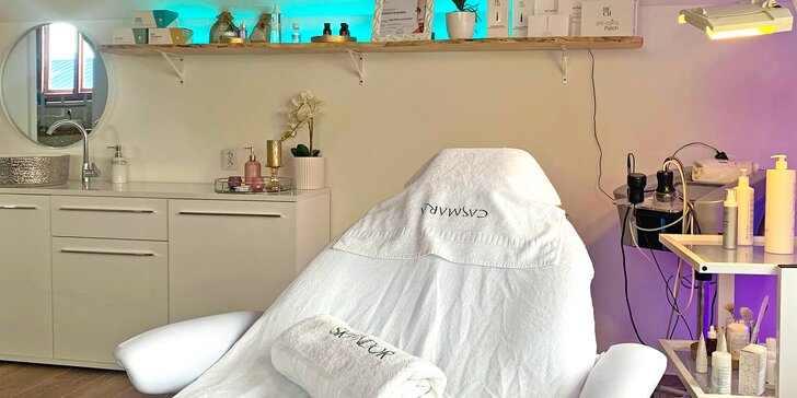 Kosmetické ošetření pleti s masáží, úpravou obočí i chromoterapií