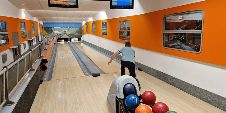 Pronájem dráhy na bowling na 60 nebo 120 minut až pro 6 hráčů