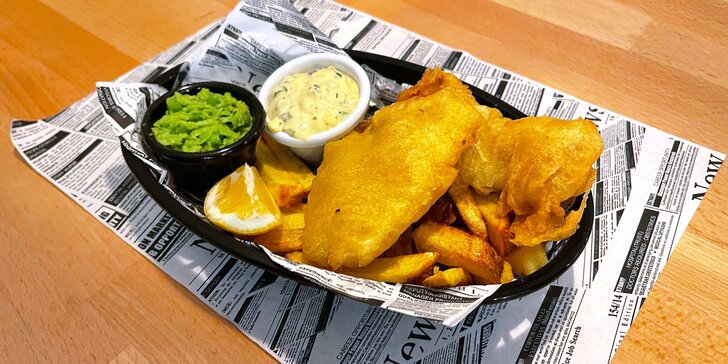 Britská klasika v Nuslích: Fish & chips s hráškovým pyré a domácí tatarkou